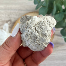 Load image into Gallery viewer, Raw Specimen: Spirit Flower Geode F