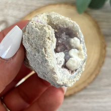 Load image into Gallery viewer, Raw Specimen: Spirit Flower Geode K