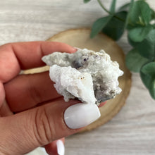 Load image into Gallery viewer, Raw Specimen: Spirit Flower Geode M