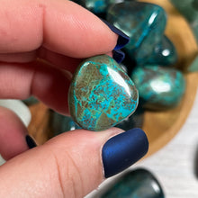 Load image into Gallery viewer, Shattuckite Tumble