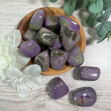 Load image into Gallery viewer, Stichtite Cuddle