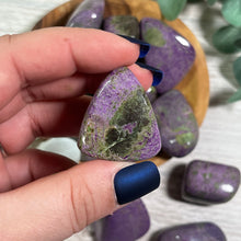 Load image into Gallery viewer, Stichtite Cuddle