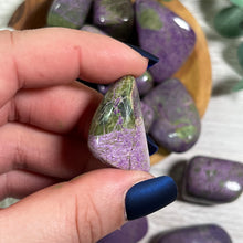 Load image into Gallery viewer, Stichtite Cuddle