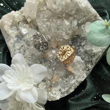 Load image into Gallery viewer, Locket Pendant Metal: Trinket Box