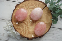 Load image into Gallery viewer, Rose Quartz Palmstone