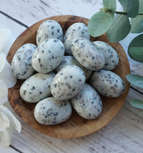 Load image into Gallery viewer, Kiwi Jasper Cuddle