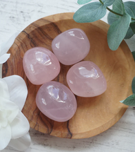 Load image into Gallery viewer, Rose Quartz Cuddle