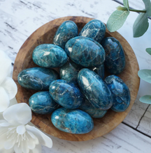 Load image into Gallery viewer, Blue Apatite Cuddle