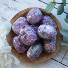 Load image into Gallery viewer, Charoite Cuddle