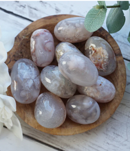 Load image into Gallery viewer, Flower Agate Cuddle