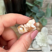 Load image into Gallery viewer, Mini Flower Agate Bear
