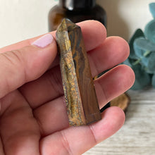 Load image into Gallery viewer, Mini Tigers Eye Tower
