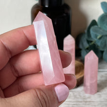 Load image into Gallery viewer, Mini Rose Quartz Tower
