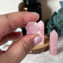 Load image into Gallery viewer, Mini Rose Quartz Tower
