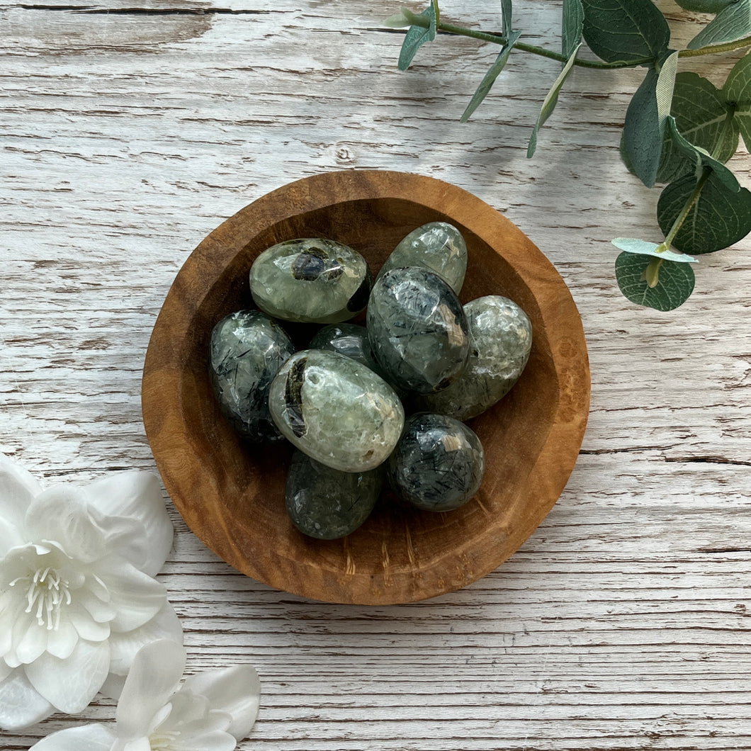 Prehnite (Cuddle, ∼200g)