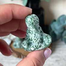 Load image into Gallery viewer, Tree Agate Sloth
