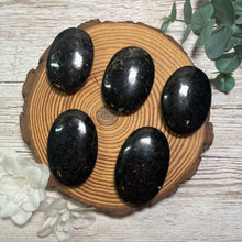 Load image into Gallery viewer, Nuummite Palmstone
