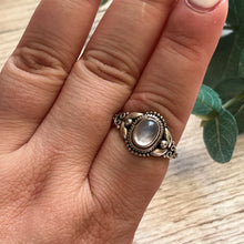 Load image into Gallery viewer, Jasmines Chiffonjé: Multi-Rings
