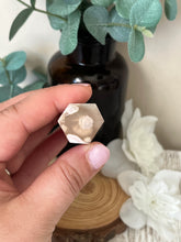Load image into Gallery viewer, Flower Agate Tower

