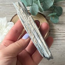 Load image into Gallery viewer, Raw Specimen: Blue Kyanite
