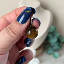 Load image into Gallery viewer, Tigers Eye Round Pendant
