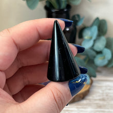 Load image into Gallery viewer, Small Crystal Ring Holder
