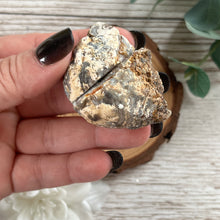 Load image into Gallery viewer, Raw Specimen: Ocos Geode &quot;A&quot;
