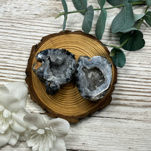 Load image into Gallery viewer, Raw Specimen: Ocos Geode "d"
