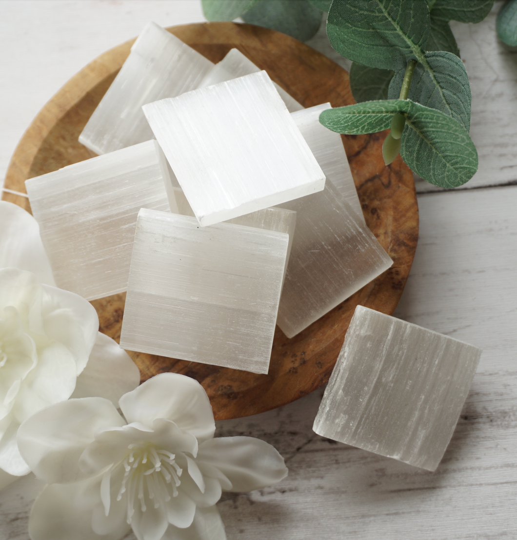 Small Satin Spar Charging Square