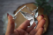 Load image into Gallery viewer, Metal Butterfly Sphere Holder
