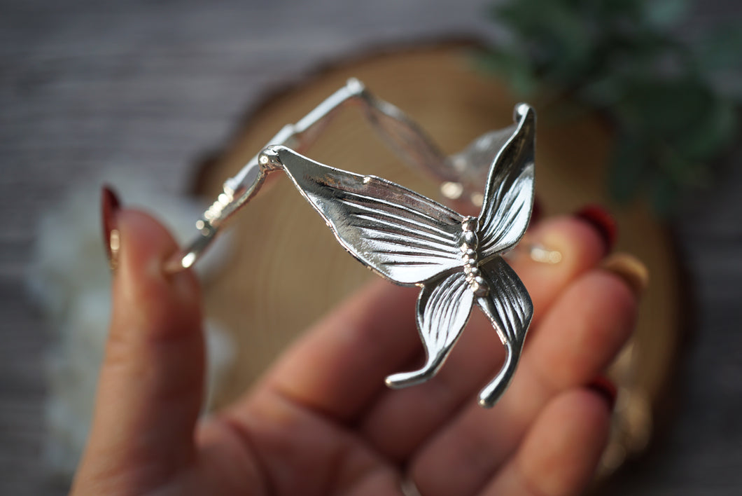 Metal Butterfly Sphere Holder
