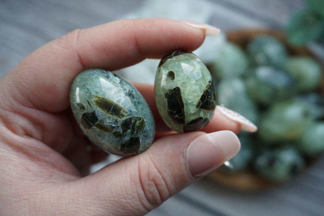 Prehnite Cuddle