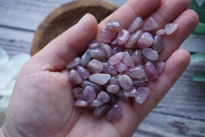 Lavender Rose Quartz Chips (50g)