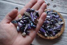 Load image into Gallery viewer, Charoite Chips (50g)
