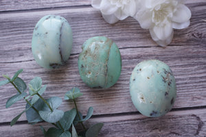 Green Chrysoprase Palmstone