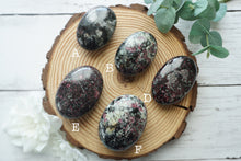 Load image into Gallery viewer, Eudialyte Palmstone
