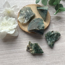 Load image into Gallery viewer, Raw Specimen: Moss Agate
