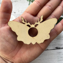 Load image into Gallery viewer, Etched butterfly Sphere Holder
