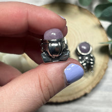 Load image into Gallery viewer, Kunzite Metal Astronaut Pendant
