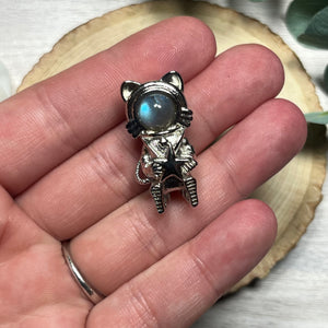 Labradorite Cat Metal Astronaut Pendant